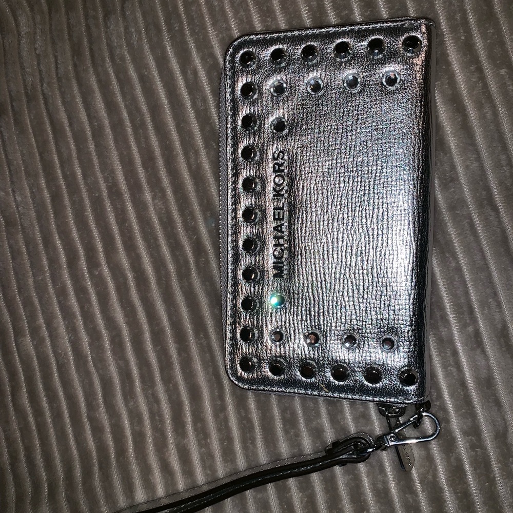 Embellished wristlet